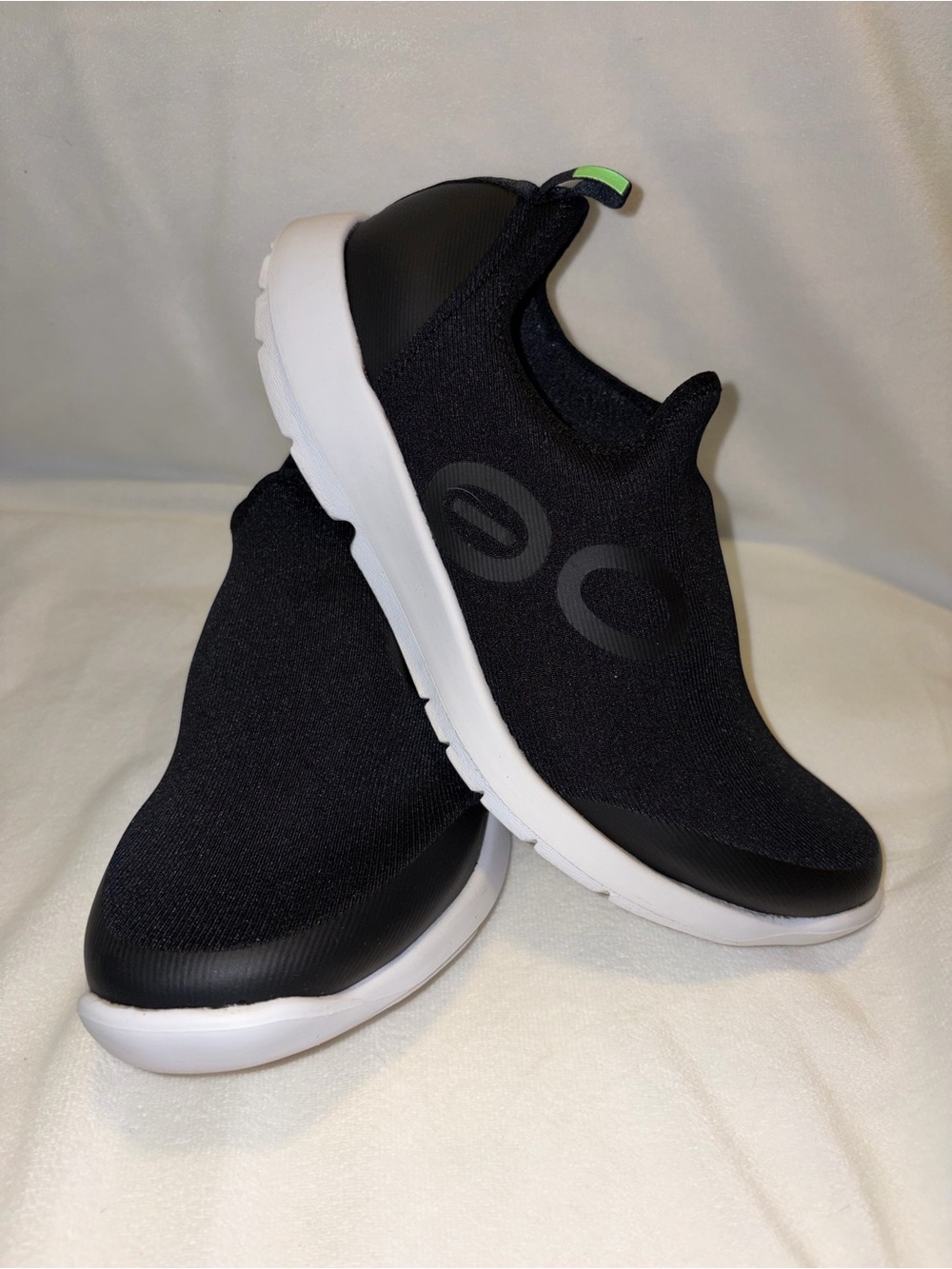 Oofos Women's Slip-On Athletic Sneakers - Black Solid Logo women size 10